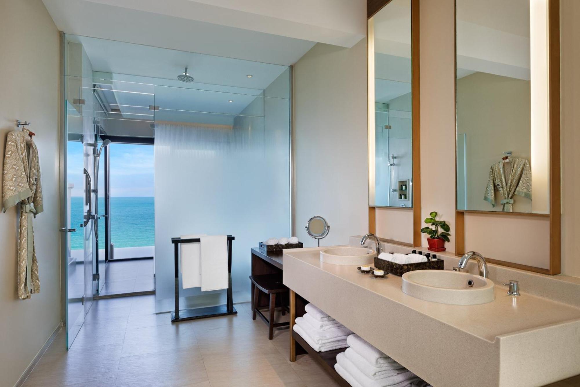 Grand Pool Suite Suite 1 King Sofa bed Ocean view,1671880650:JPEG
